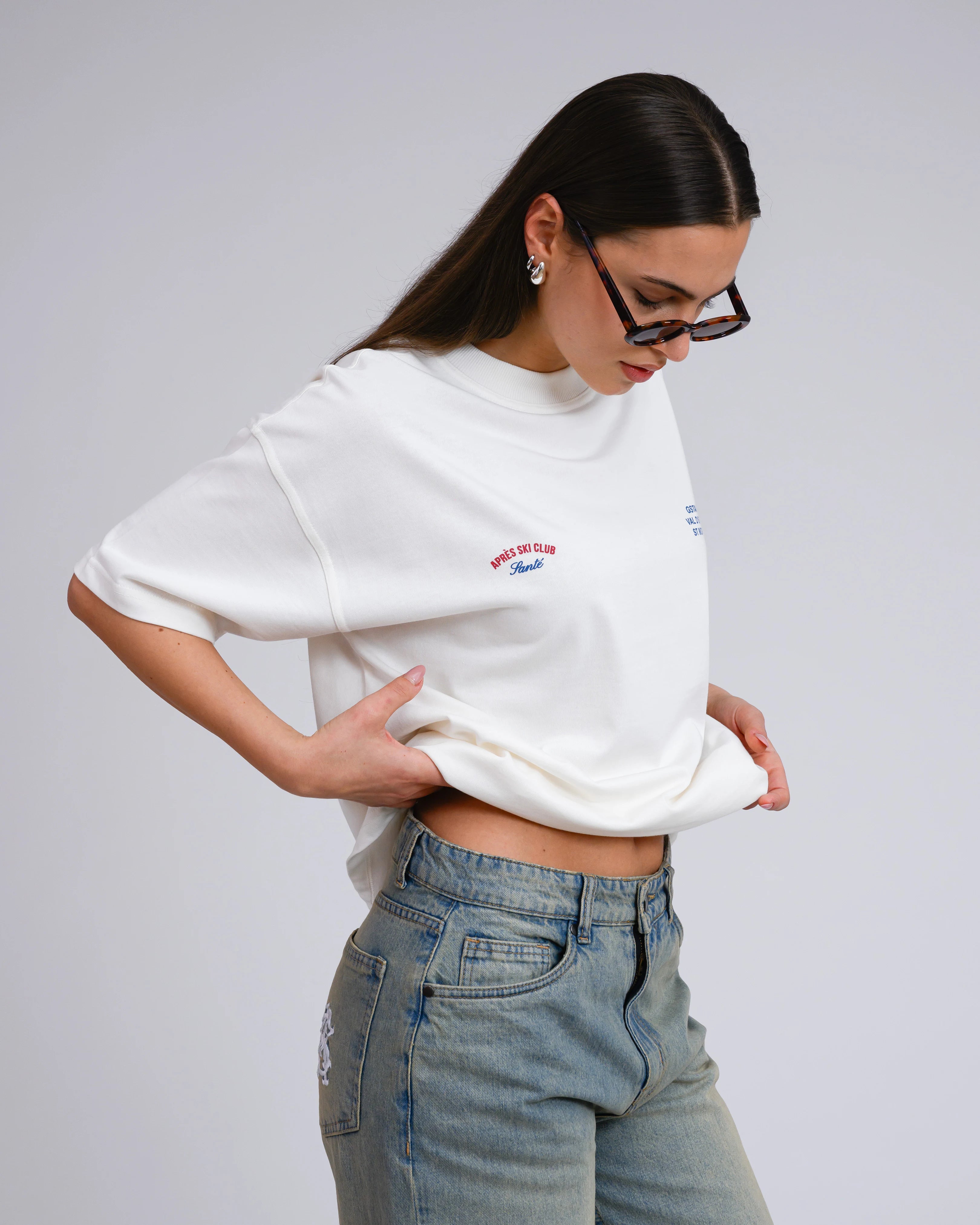 Helena is 174cm wearing S